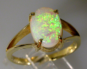 PRECIOUS OPAL/14k GOLD RING – (Australia)  (Some care, N)